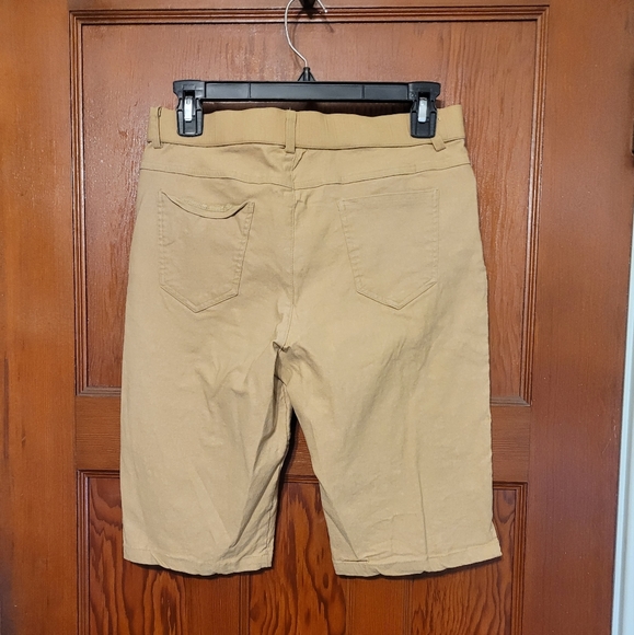 2 Pair of walking shorts - Picture 4 of 5
